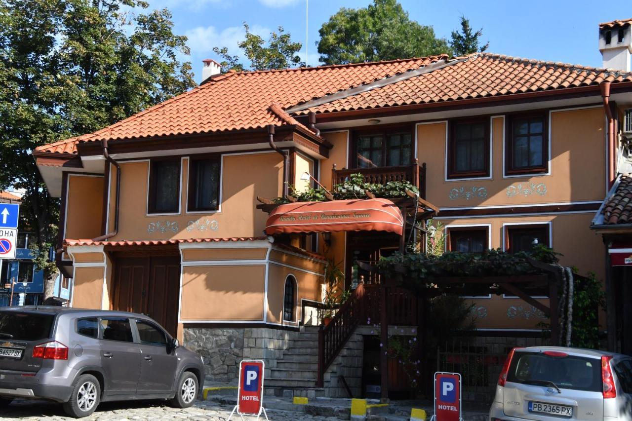 Family Hotel At Renaissance Square Plovdiv Exterior foto