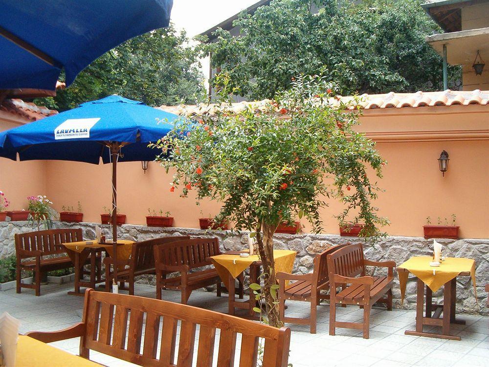 Family Hotel At Renaissance Square Plovdiv Exterior foto